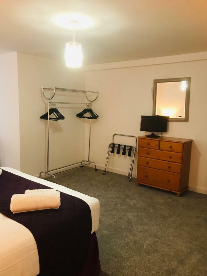 אילפרקומב Beautiful Apartment,No 1, With Parking מראה חיצוני תמונה