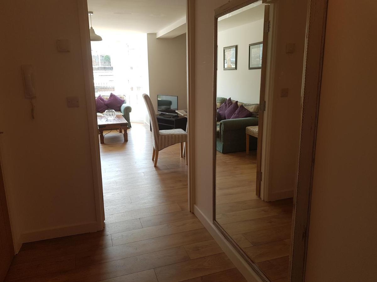 אילפרקומב Beautiful Apartment,No 1, With Parking מראה חיצוני תמונה